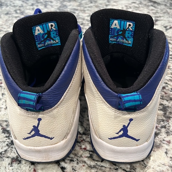Air Jordan Sneakers - Picture 3 of 5
